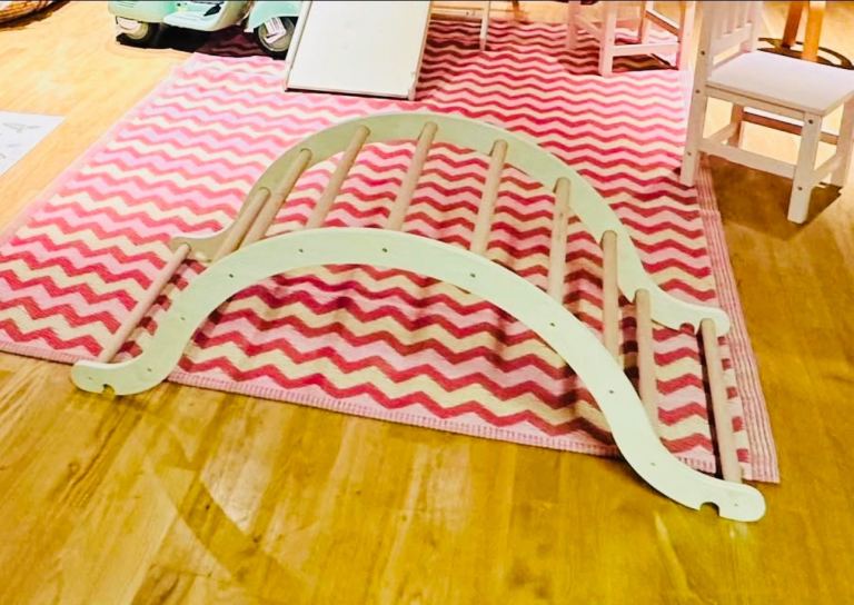 Wooden climbing frame for little ones - impacable condition