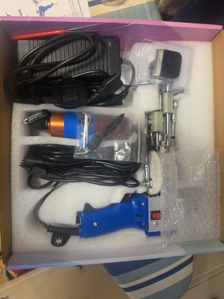 Complete Rug Tufting Starter Kit – Tufting Gun, Yarn Winder, Frame & Yarn