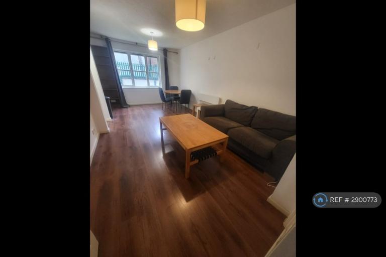 2 bedroom flat in Heddington Grove, London, N7 (2 bed) (#2900773)