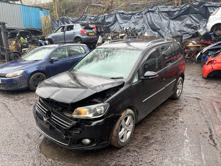♻️VOLKSWAGEN TOURAN 2011 BLACK 2.0 DIESEL 5 DOOR MPV BREAKING FOR PARTS♻️