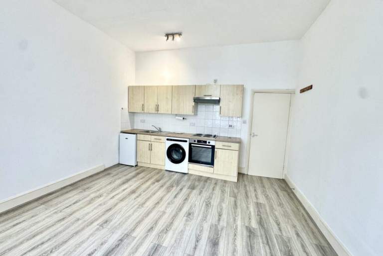 📍 One-Bedroom Apartment – Ladbroke Crescent, Notting Hill, W11-Ref: 2275