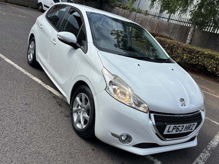 Peugeot, 208, Hatchback, 2014, Manual, 1199 (cc), 5 doors