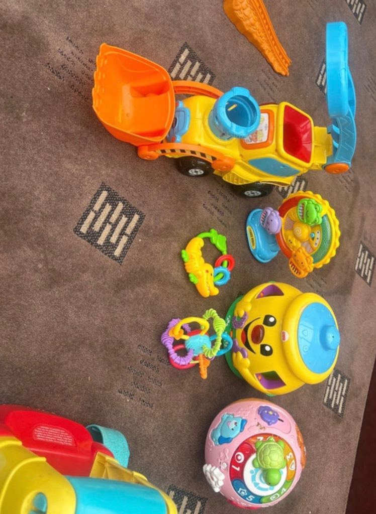 Bundle of toys 