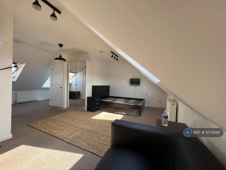 1 bedroom in Brunel Road, London, SE16 (#1273930)