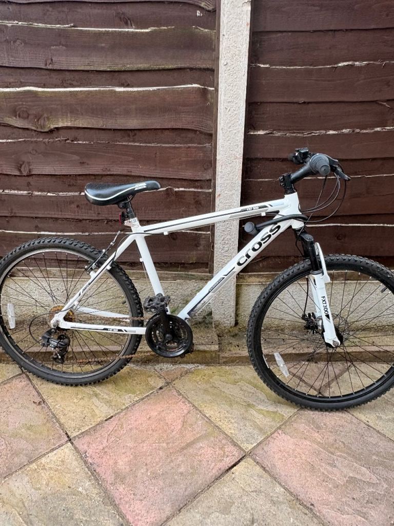 Cross FXT 300 Mountain Bike – White/Black – Good Condition 