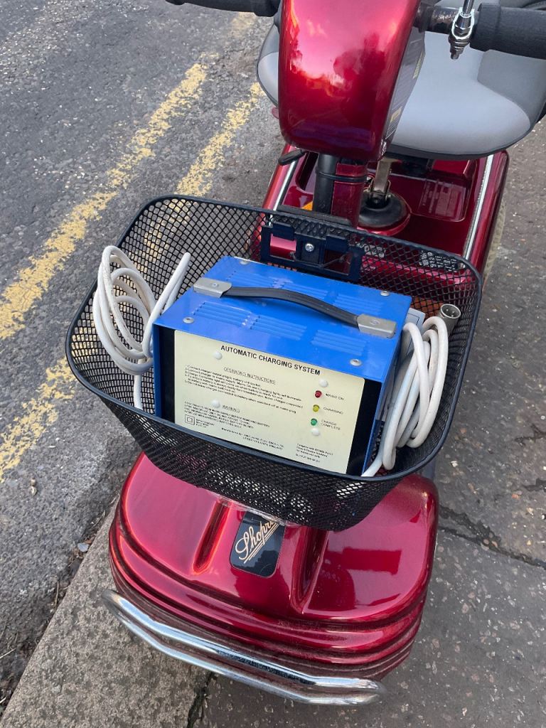 Shoprider delux - Good condition electric mobility scooter -(Cash On collection)