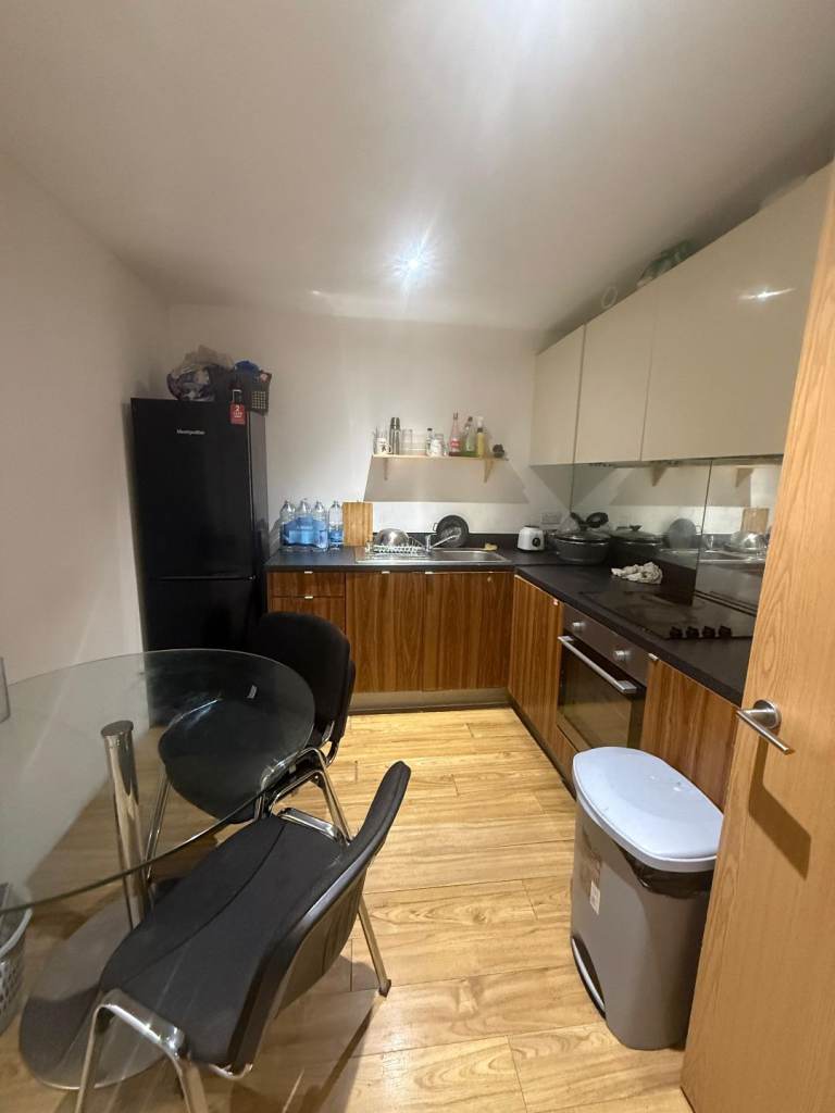 Double room  to share 