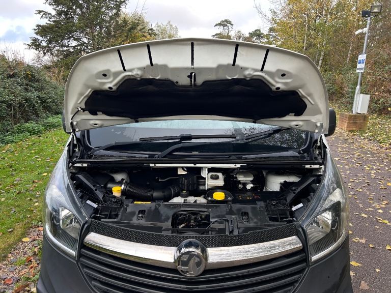 70,000 MILES VAUXHALL VIVARO 1.6 CDTI 2018 FREE ULEZ EX BT 2 SIDE DOORS EXCELLENT CONDITION