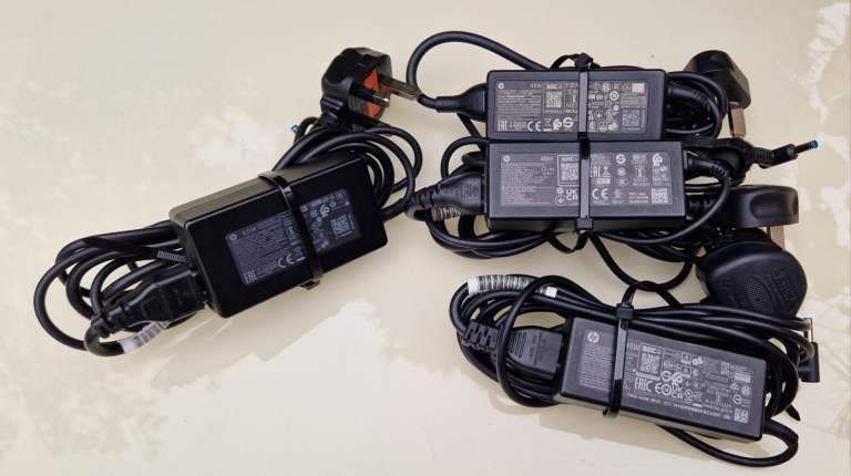 4x HP laptop chargers Blue Tip 19.5V - 2.31A 3x 45W and 1x 65W + power leads