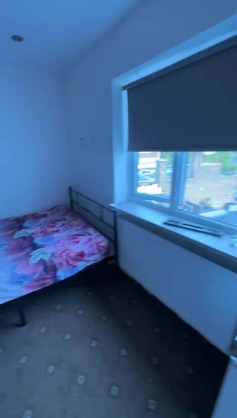 En-suite A with private kitchenette - £1200 pcm bills included - Ilford