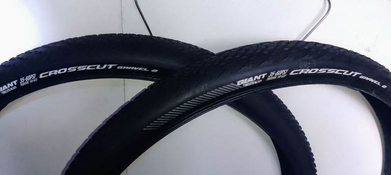 GIANT CROSSCUT 700 x 50C, 50mm x 622mm GRAVEL TYRES, ONE PAIR **NEW !* *CAN SHIP !*