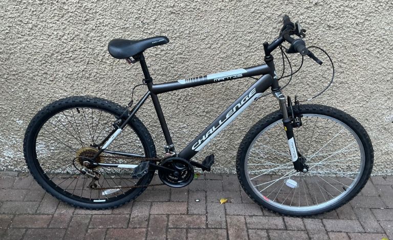 Bike/Bicycle.GENTS CHALLENGE “ MANTIS “ MEDIUM FRAME MOUNTAIN BIKE 