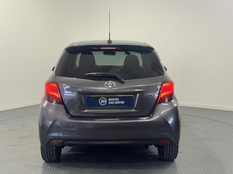 2016 Toyota Yaris Dual VVT-i Design Hatchback Petrol Manual