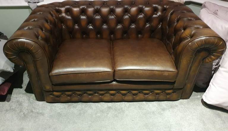 Brown Leather 2-seater Chesterfield sofa 