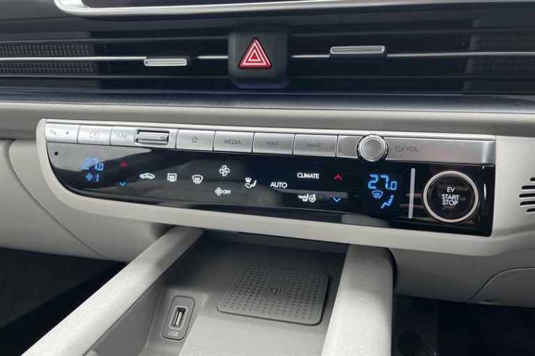 2025 Hyundai IONIQ 6 77.4kWh Ultimate Saloon 4dr Electric Auto (228 ps) Saloon Electric Automatic