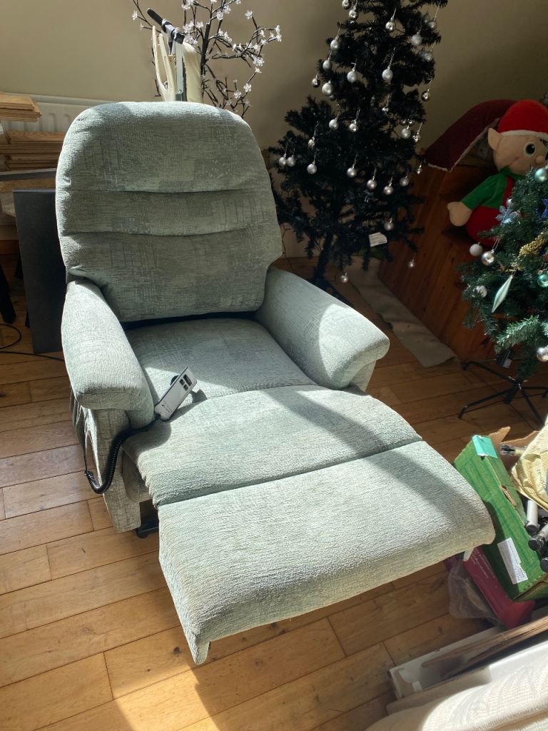 Sherborne Electric Rise & Recline Chair 