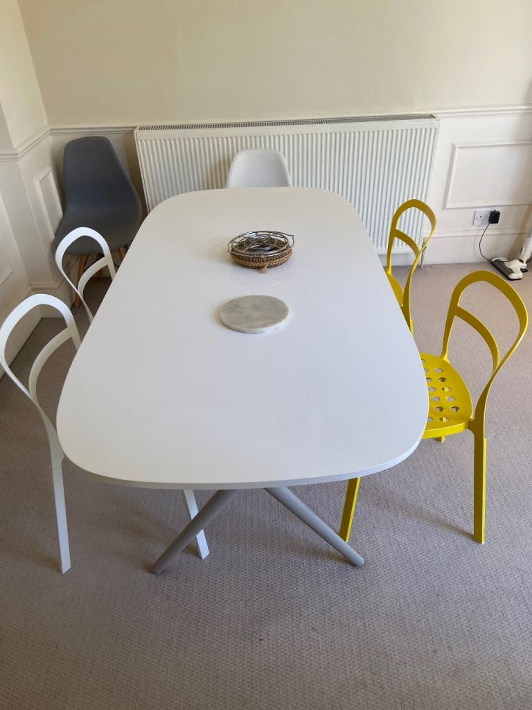 Modern White Dining Table with X-Shape Legs
