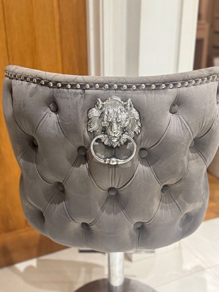 image for Lion knocker luxurious chair/stools 
