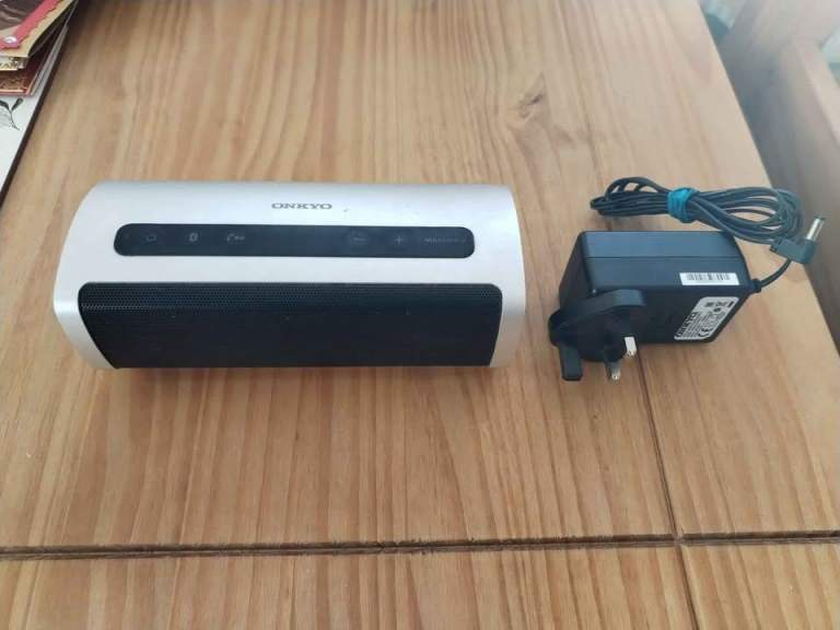 Onkyo Bluetooth speaker battery and mains powered