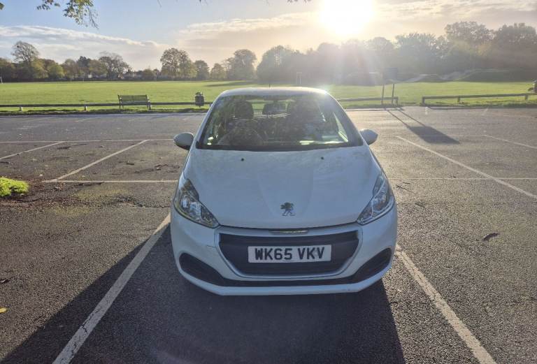 Peugeot, 208, Hatchback, 2015, Manual, 5 doors 1.0 L