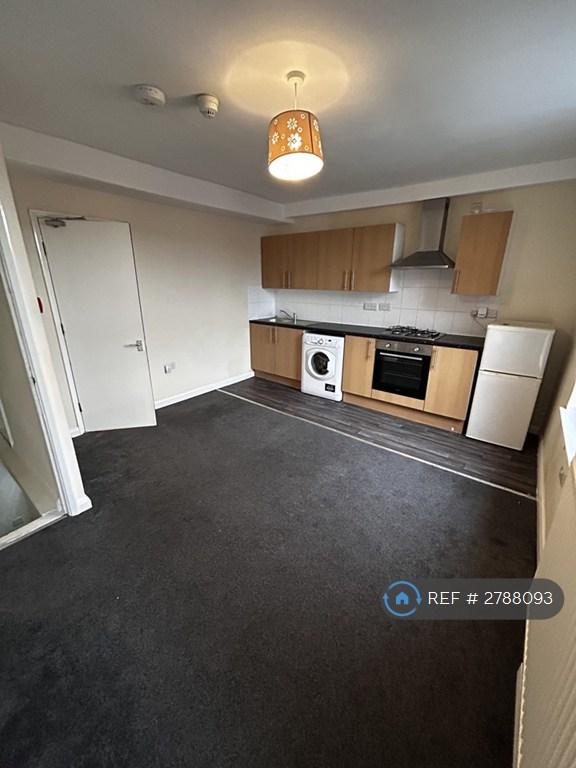 1 bedroom flat in Colwick Road, Nottingham, NG2 (1 bed) (#2788093)