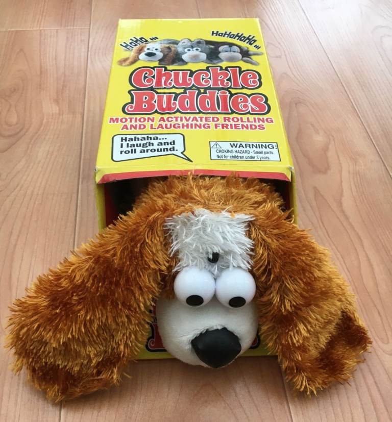 Motion activated laughing Chuckle Buddies Dog Age 3+