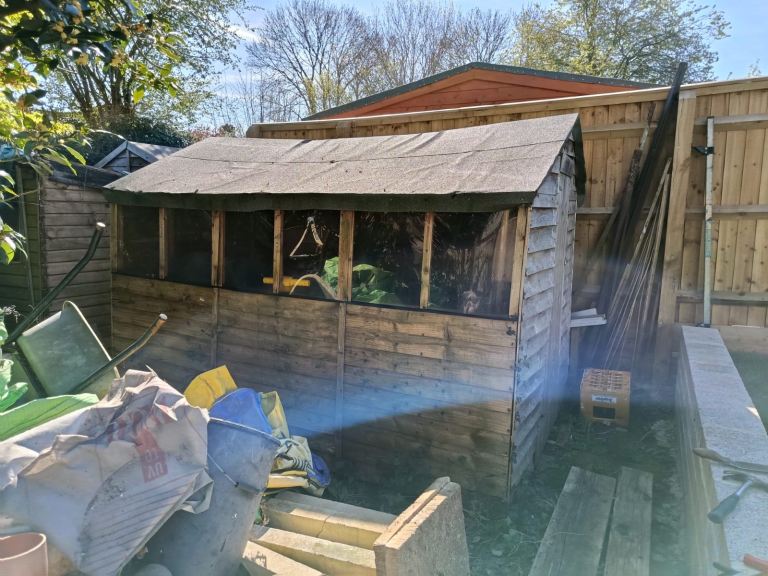 Garden shed - free 
