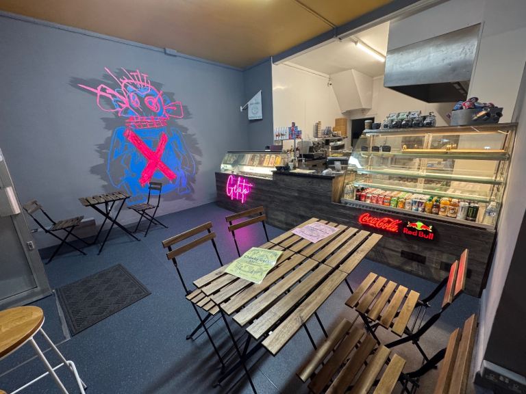 Shop to let
