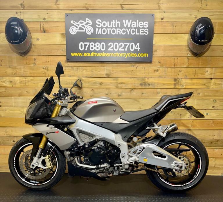 Aprilia Tuono V4-R APRC : 2012 model : covered 21k miles 