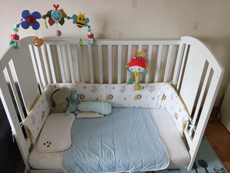 mama&papas baby bed and cots