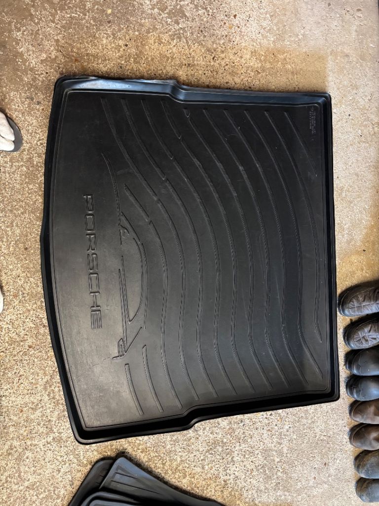 Porsche Macan luggage compartment liner, flat