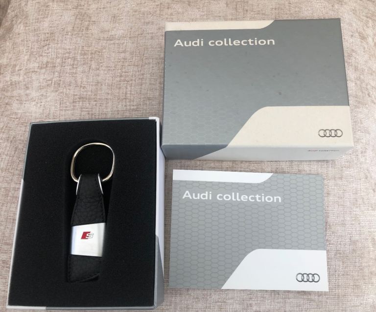 AUDI Collection S Leather Keyring  NEW Boxed    Audi Part : 3181400210