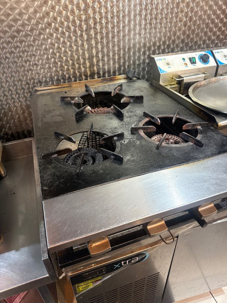 Xtra Commercial Gas Cooker with 3 Burners - Fair Condition