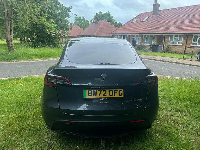 TESLA MODEL Y PERFORMANCE 