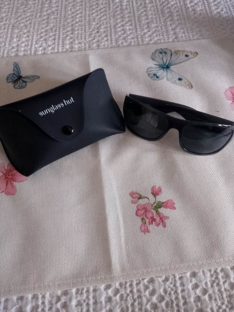 Sunglass hut sunglasses