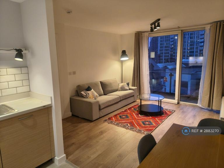 1 bedroom flat in Blackfriars Road, Salford, M3 (1 bed) (#2883270)