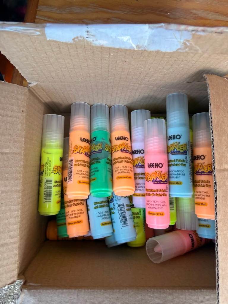 LEEMO Fabric Paint Markers - Job Lot, NEW