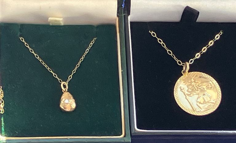 Ladies Jewellery 2x9ct Gold Necklaces 1x saint Christopher’s medal & 1x9ct gold nugget 375. 