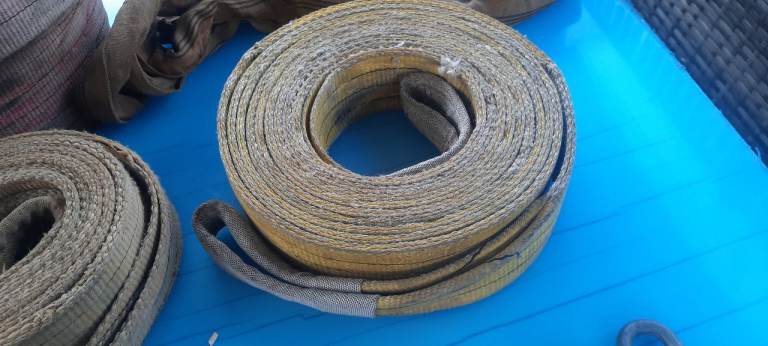 Tow straps and shackles