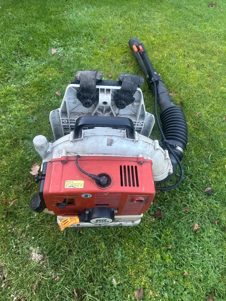 Stihl BR 400 backpack petrol engine leaf blower Garden tools astro turf