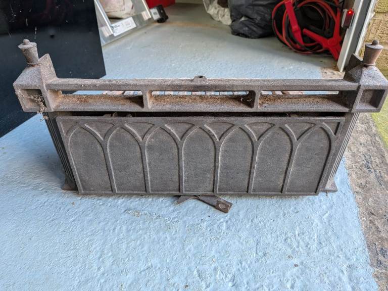 Fireplace and Grate - 18"