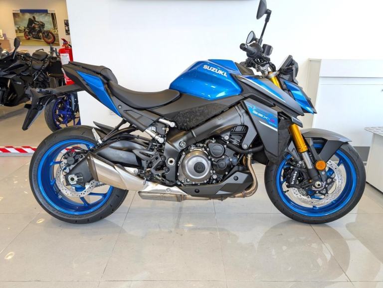 2026 SUZUKI GSX-S1000 - HYPER NAKED - QUICKSHIFTER - DRIVE MODES - TRACTION CON