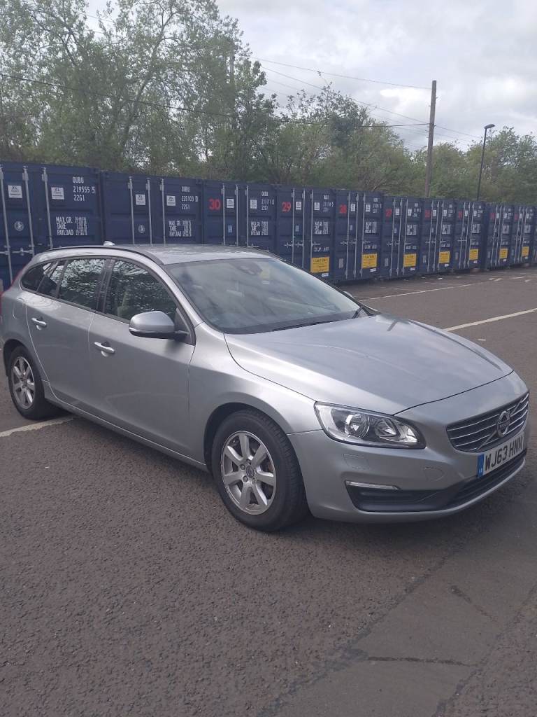 Volvo V60 Business Edition D2 Estate 1.6 Diesel / 6 speed in silver