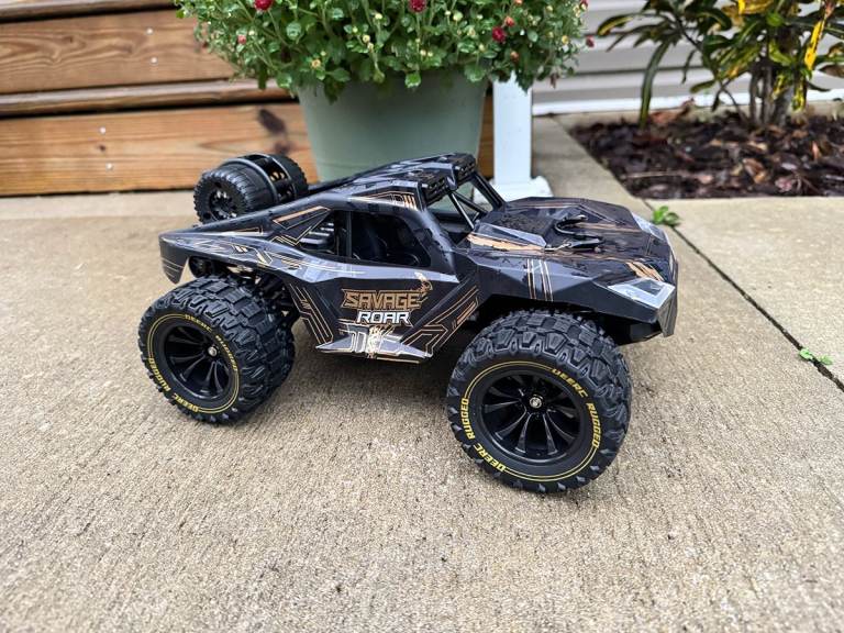 DEERC 1:14 All Terrain RC Car,40KPH with LED Headlight for Men+Boys. 