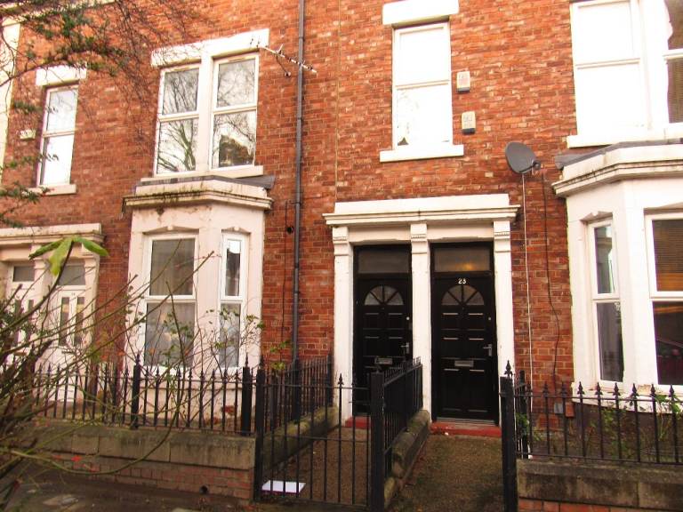 2 Bedroom Ground Floor Flat, situated on Callerton Place, Arthurs Hill, Newcastle Upon Tyne NE4 5NQ
