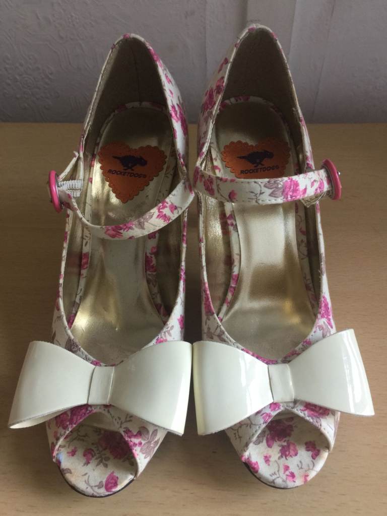 NEW 'ROCKET DOG'  PINK VINTAGE STYLE BOW SHOES!