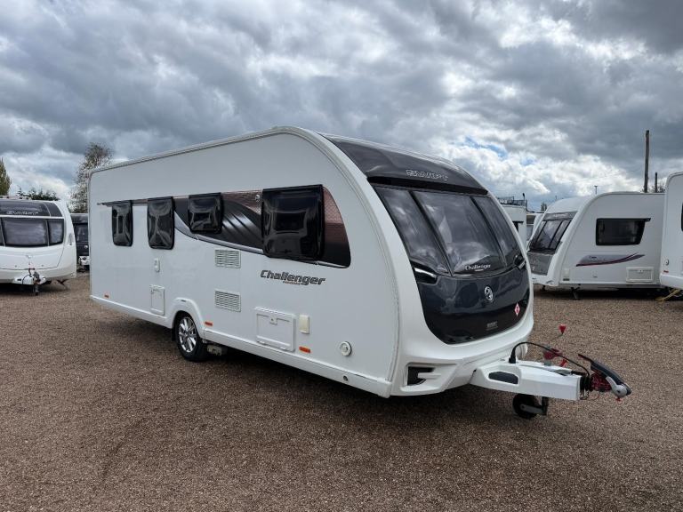 2018 SWIFT CHALLENGER HI STYLE 560 - 4 BERTH FIXED REAR ISLAND BED CARAVAN