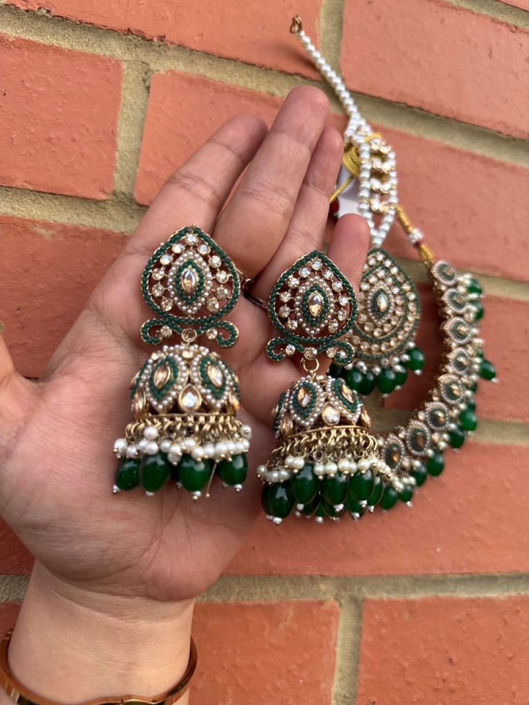 Stunning Green & Gold Indian Jewellery Set - New