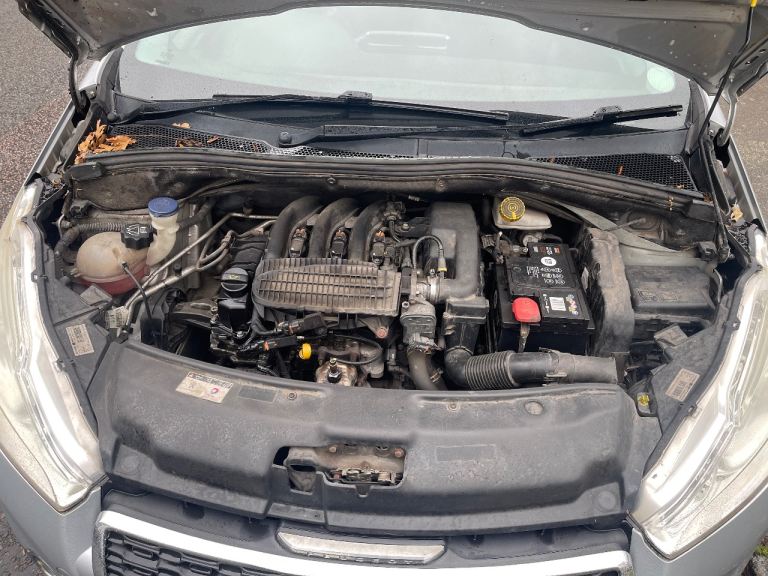 Peugeot, 208, Hatchback, 2012, Manual, 1199 (cc), 5 doors