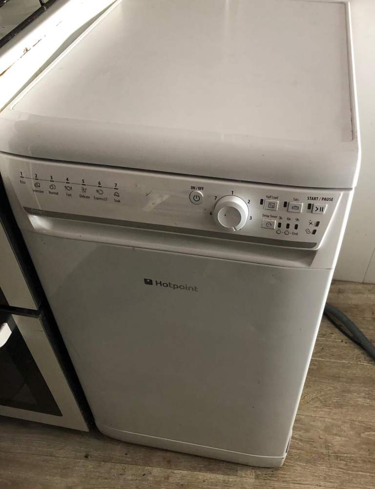 Smart Hotpoint Slim line dishwasher 